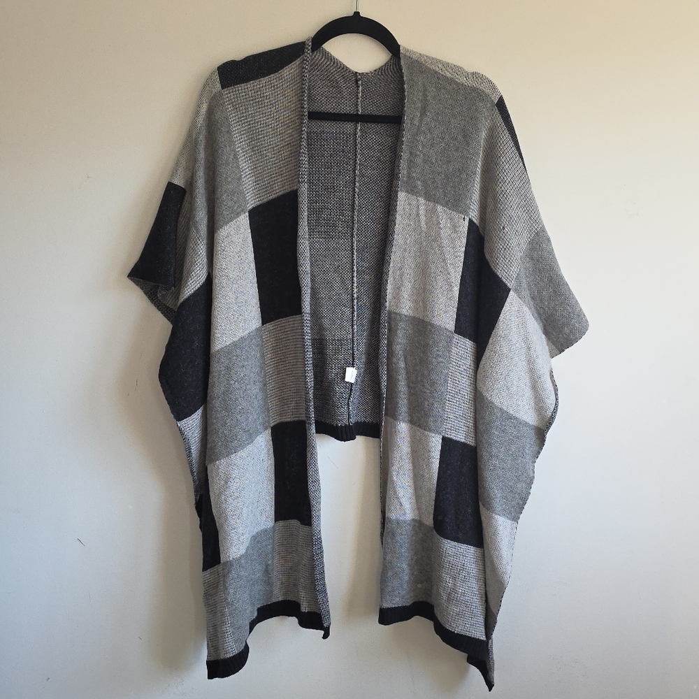 Lululemon Bundle Up Scarf Grey Taupe Off-White Check Merino Wool Wrap Shawl